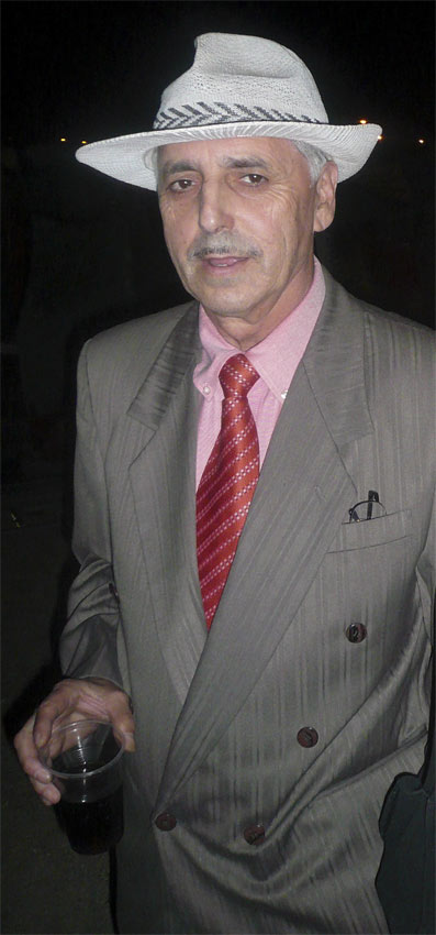 flacomorales y el campeon del requinto, Flaco Morales de Valparaiso, elegante de seis cuerdas